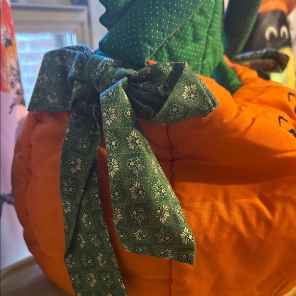 Vintage homemade pumpkin bucket/basket    Good condition.  Only spot near nose - Picture 5 of 5